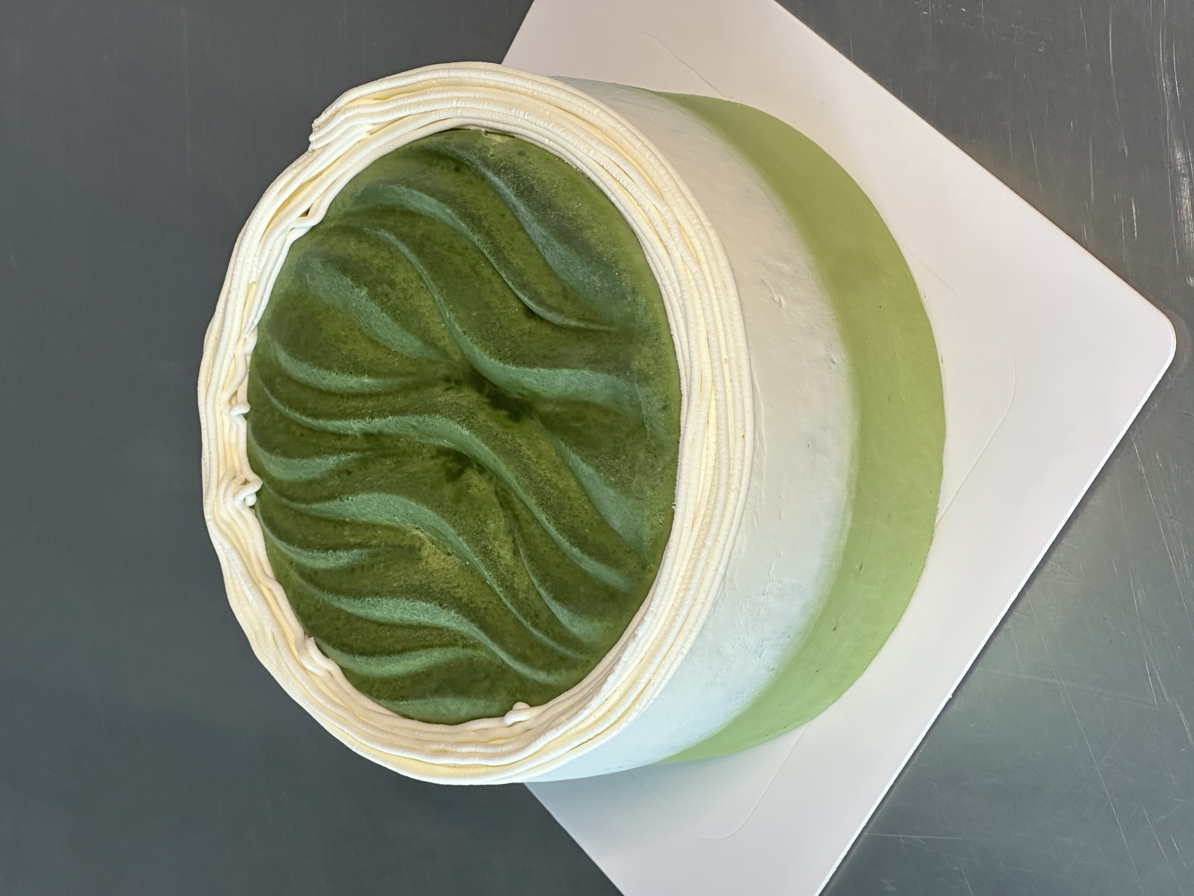 Whole Matcha Yuzu cake detail