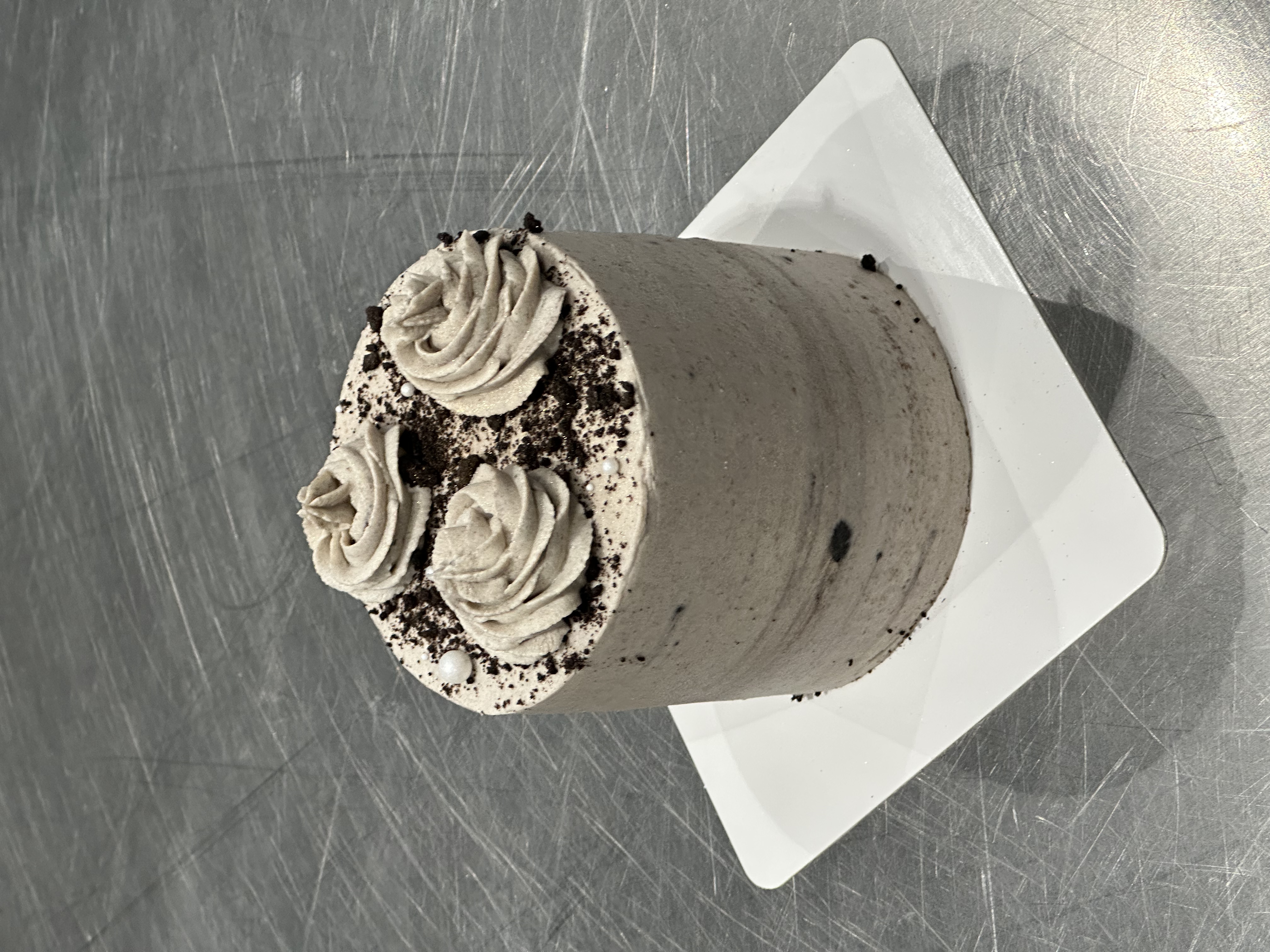 Whole Oreo Salted Cream cake