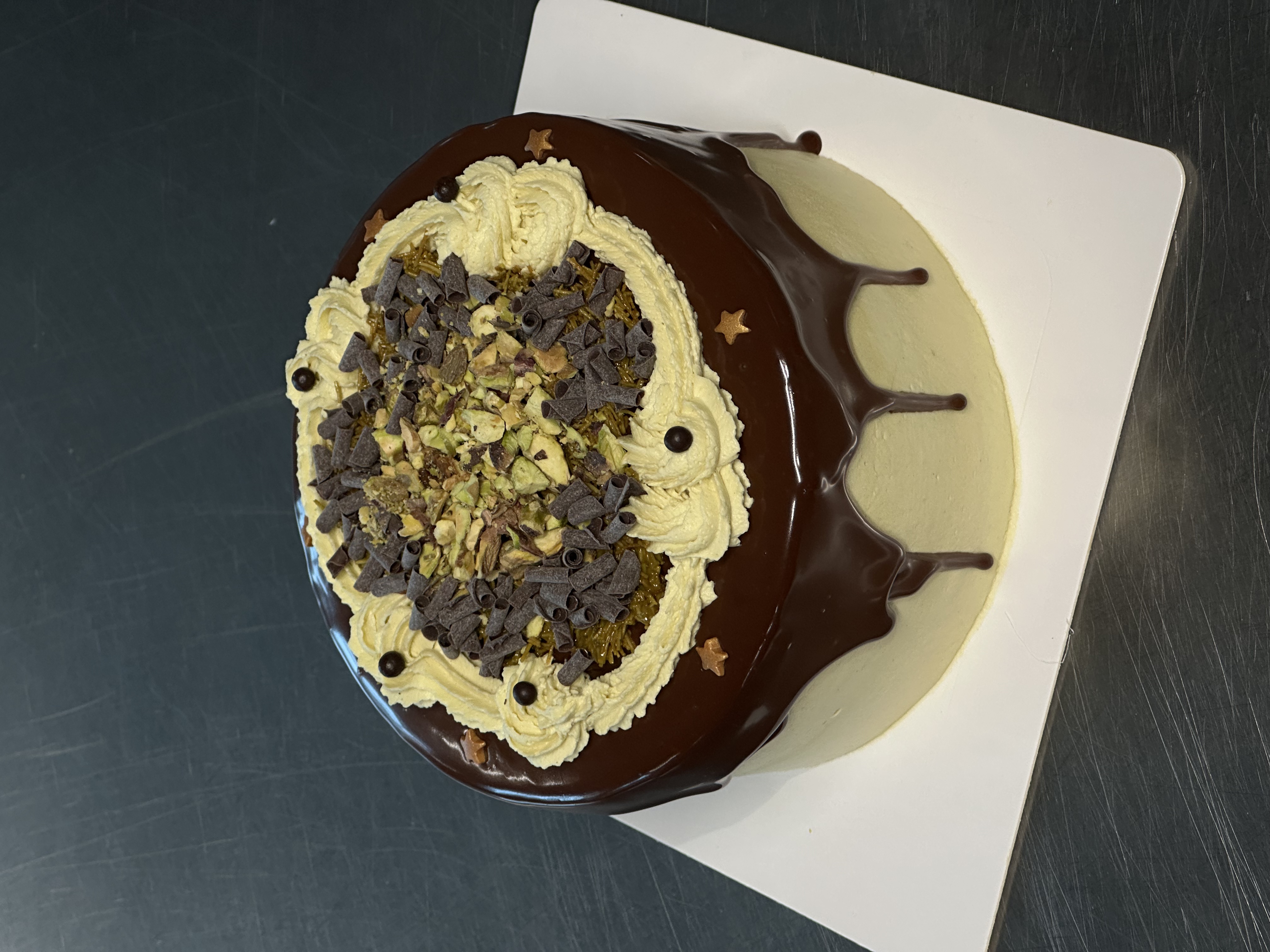 Whole Dubai Chocolate cake detail