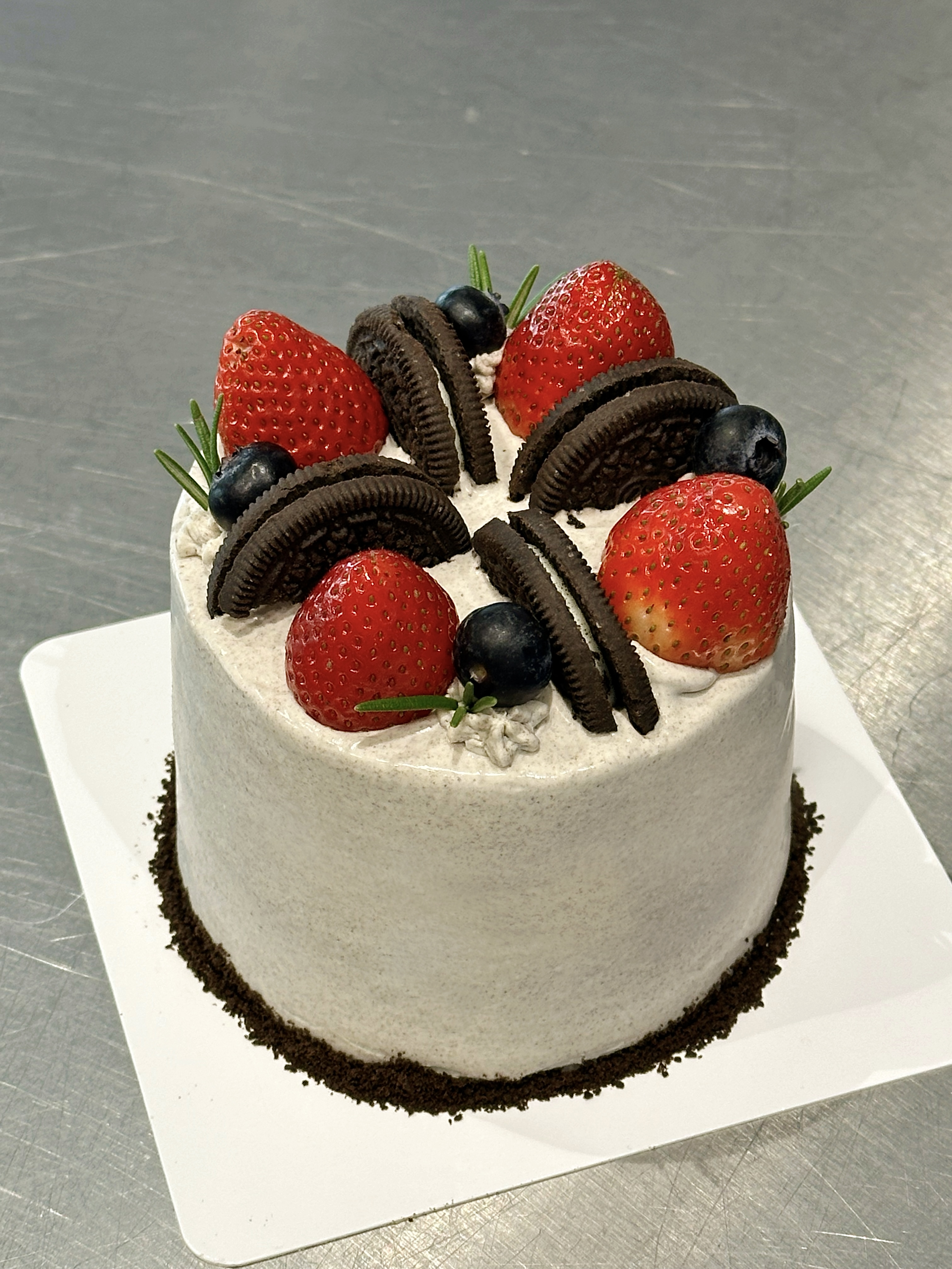 Mixed flavour custom cake