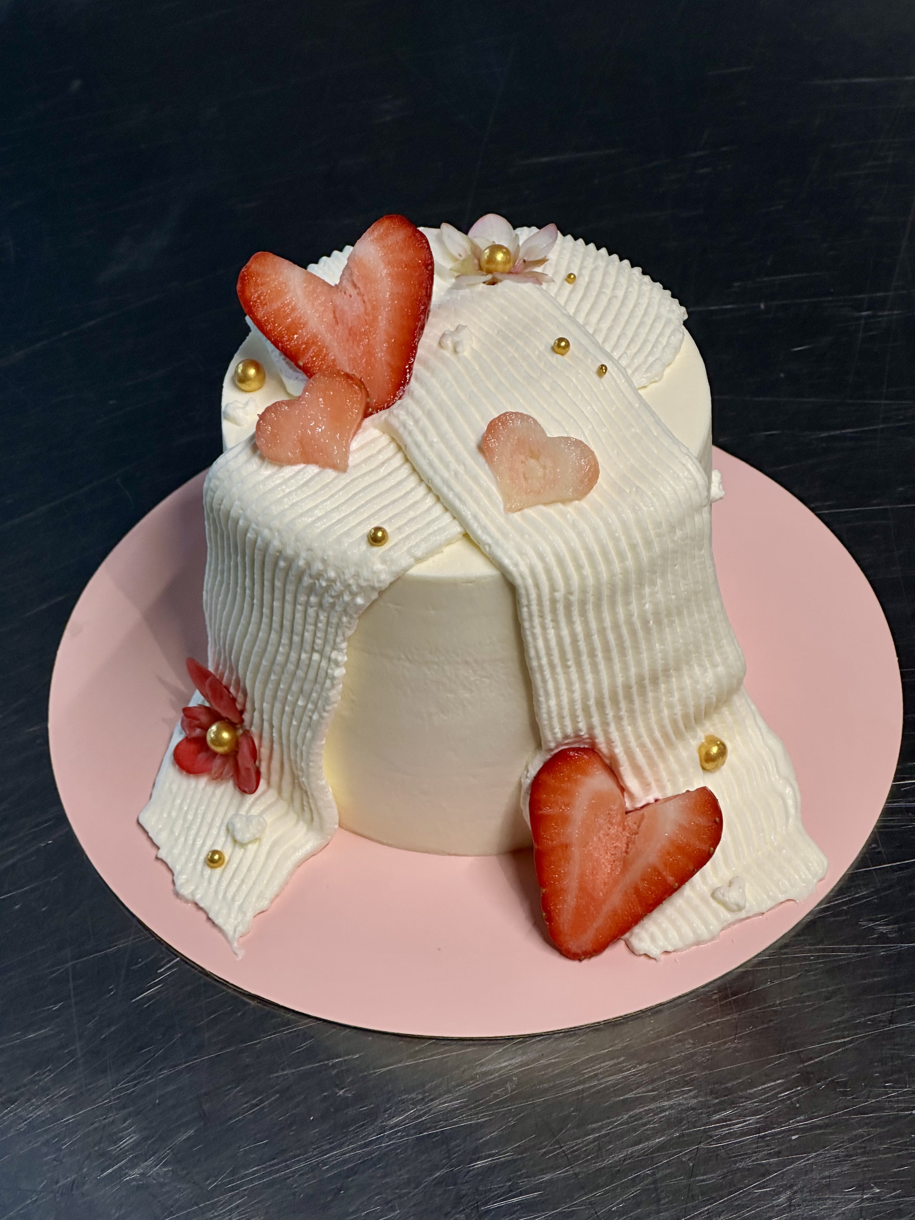 520 limited strawberry cake